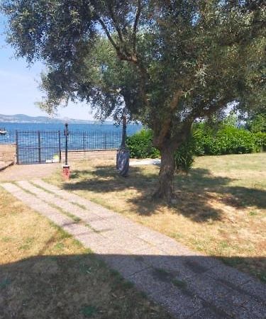 Independent Villa With Private Beach On The Lake Bracciano  Εξωτερικό φωτογραφία