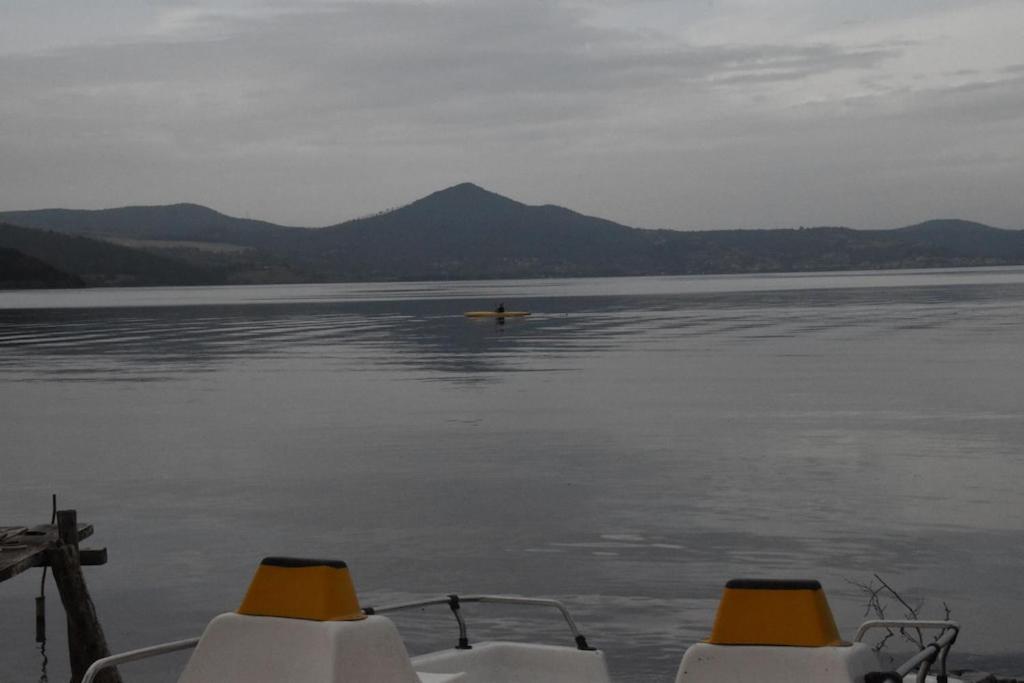 Independent Villa With Private Beach On The Lake Bracciano  Εξωτερικό φωτογραφία