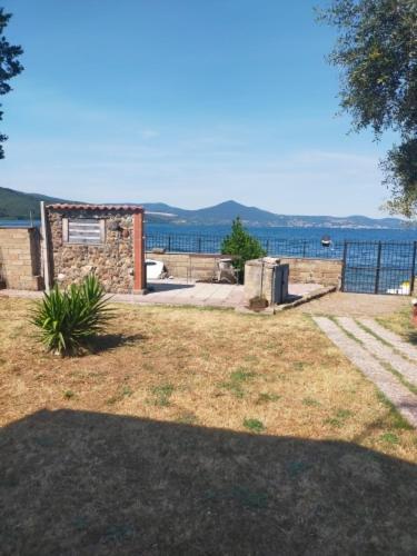Independent Villa With Private Beach On The Lake Bracciano  Εξωτερικό φωτογραφία