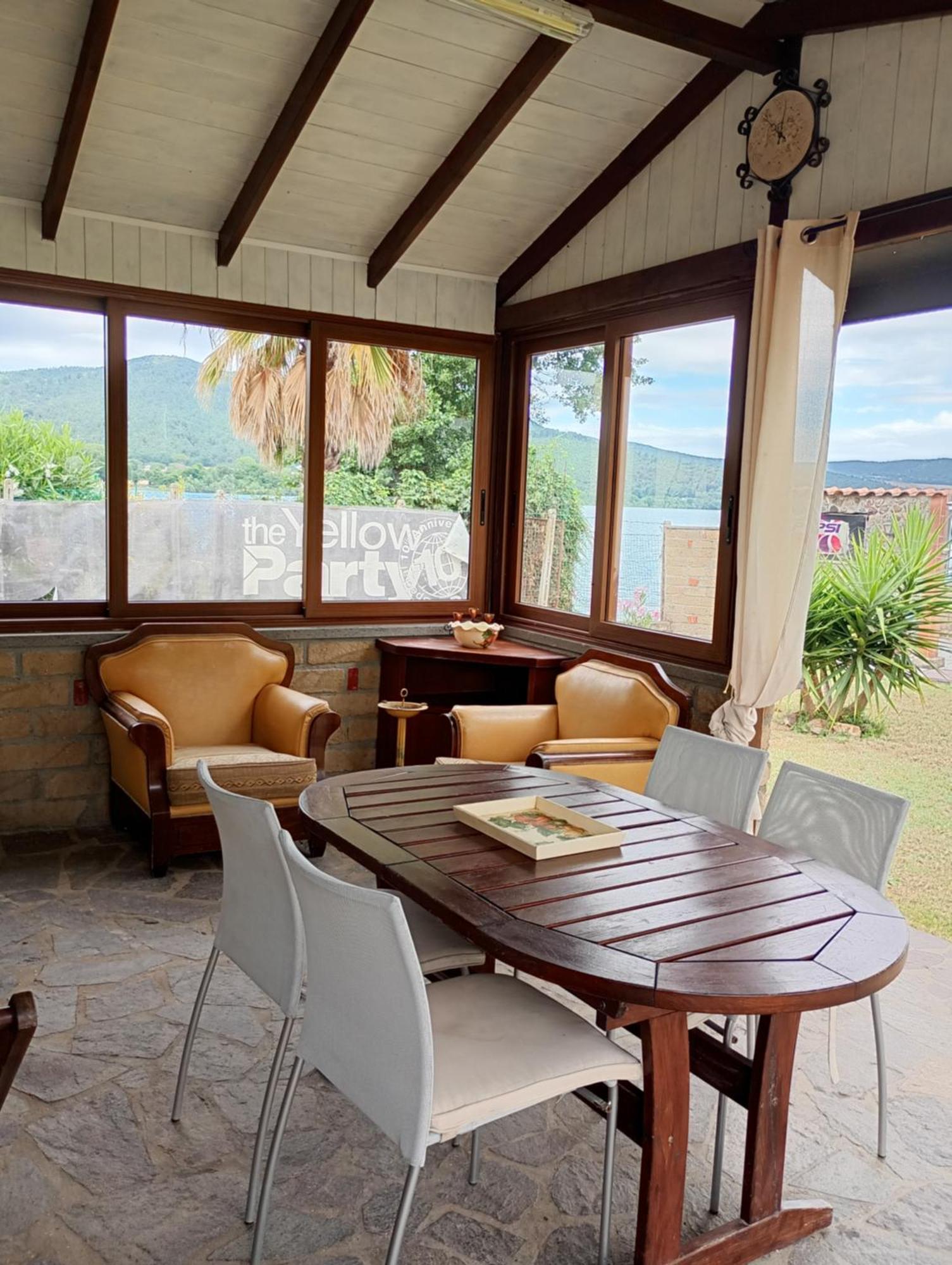 Independent Villa With Private Beach On The Lake Bracciano  Εξωτερικό φωτογραφία